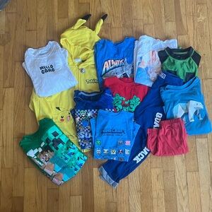 Lot of 14, boys clothing bundle - Pokémon, Marvel, Mario bros, Minecraft…